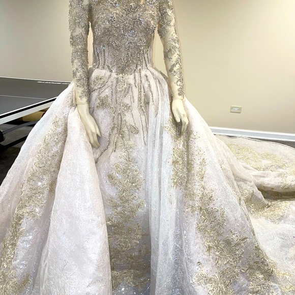 Elegant luxury wedding dress w David’s bridal preservation kit! - Picture 1 of 10